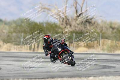 media/Dec-01-2025-Moto Forza (Mon) [[2daa91e15f]]/2-Intermediate Group/Session 3 (Turn 3)/